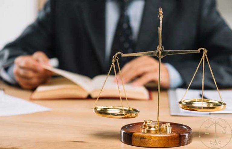 تبلیغ جالب یک وکیل افغان